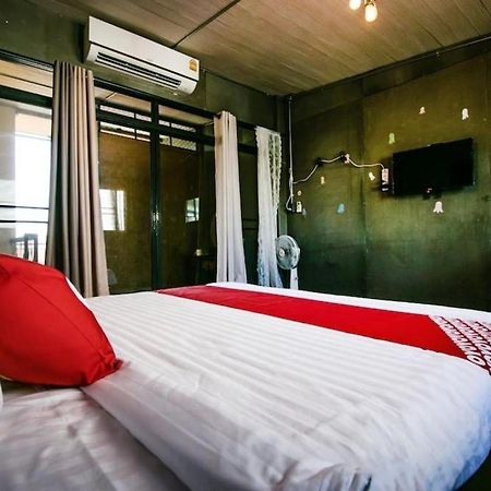 Oyo 505 Ente Space Hostel Bangkok Extérieur photo