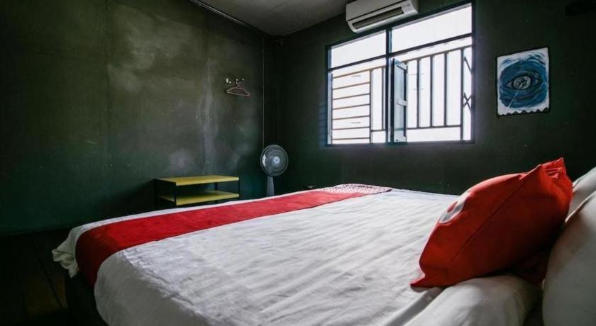 Oyo 505 Ente Space Hostel Bangkok Extérieur photo